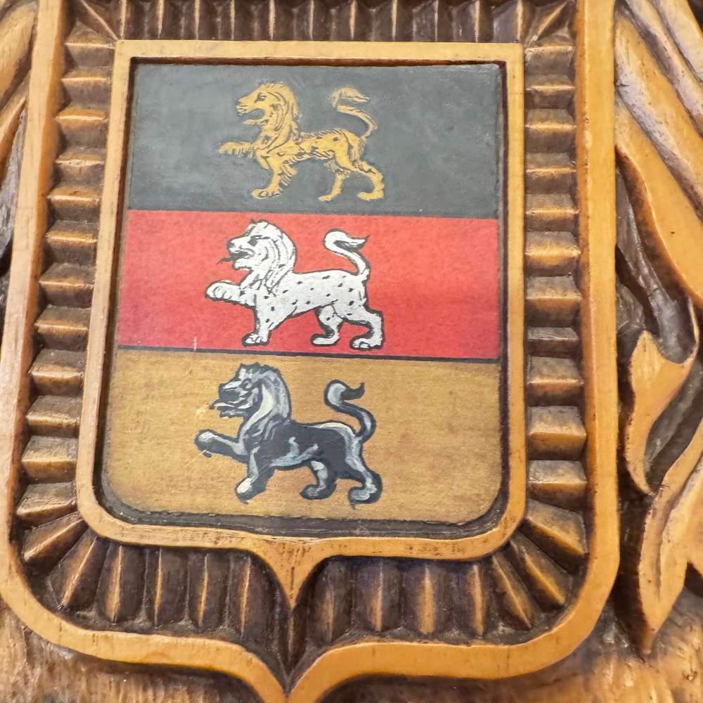 Vintage Wood-Look Oberg Family Crest Coat of Arms Wall Plaque Shield 15x9"‎ - Picture 5 of 8